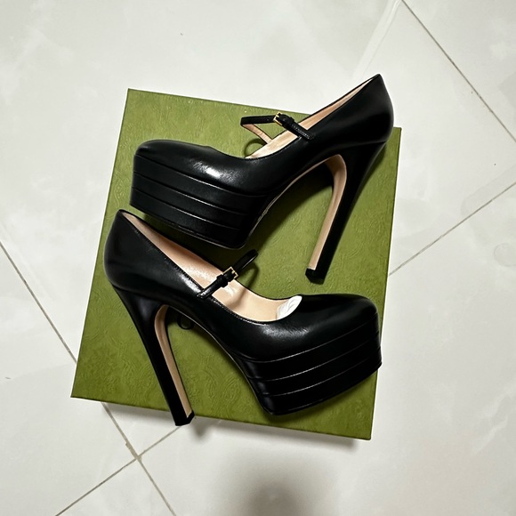 GUCCI Leather Platform Pumps - Picture 8 of 11
